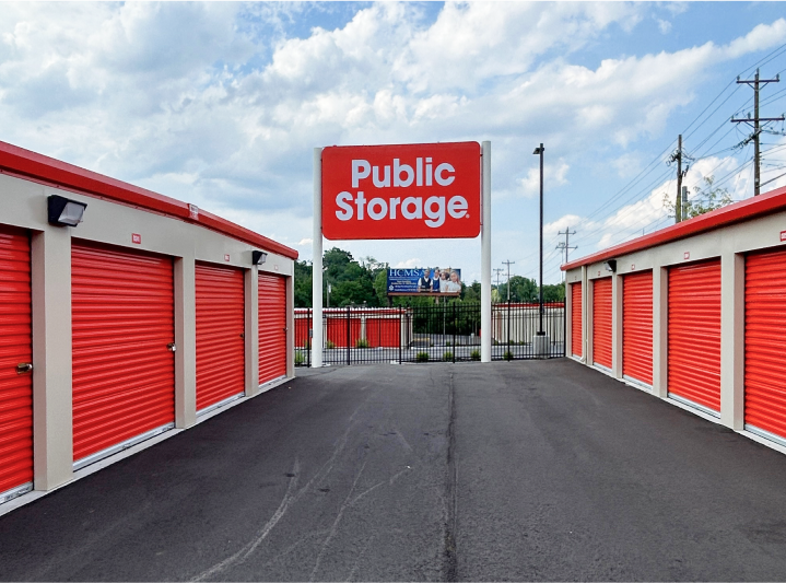 Public Storage (NYSE:PSA) Analyst Sets Price Target and Acquisition News