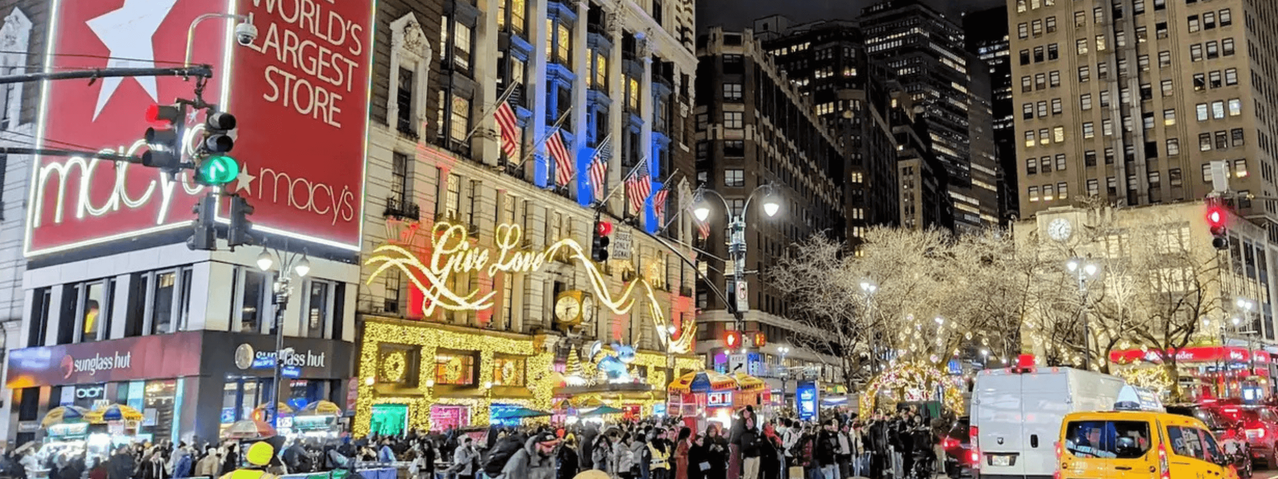 Macy’s (NYSE:M) Strategic Transformation and Financial Outlook