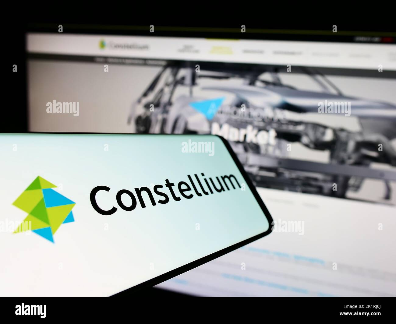 Constellium SE Director Buys Shares Amid Strong Q1 & Valuation