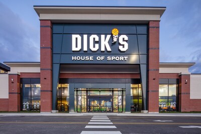 Jefferies Raises Price Target for Dick’s Sporting Goods (NYSE: DKS) Amid Mixed Financials