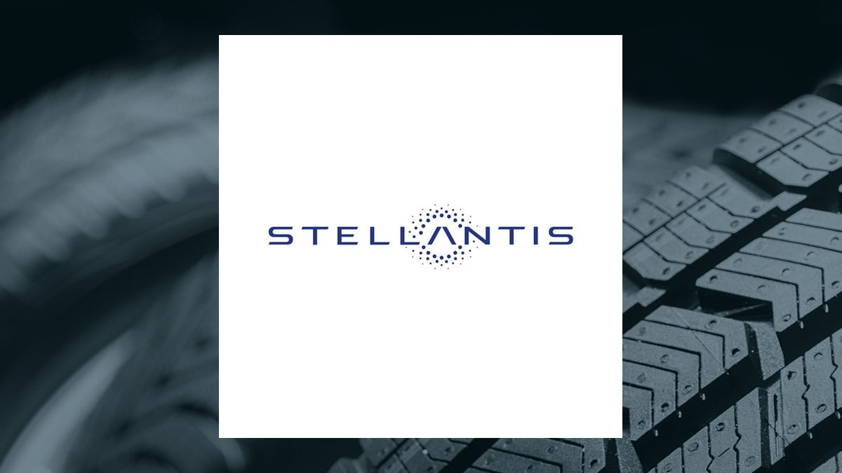 Stellantis (NYSE: STLA) Faces Downgrade Amid Challenging Automaker Outlook