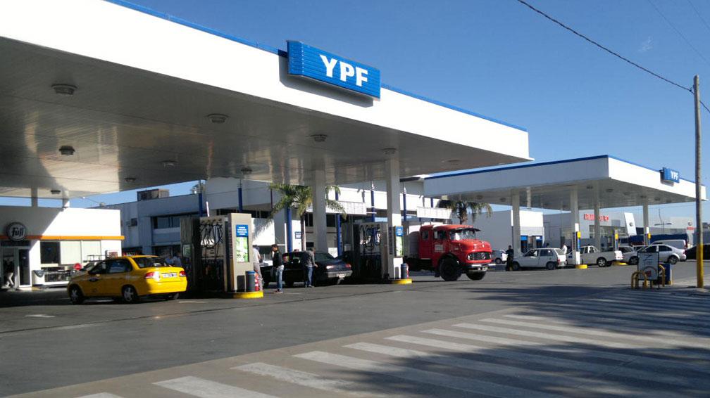 HSBC Upgrades YPF (NYSE: YPF) to Buy Amid Strong Financials and LNG Expansion