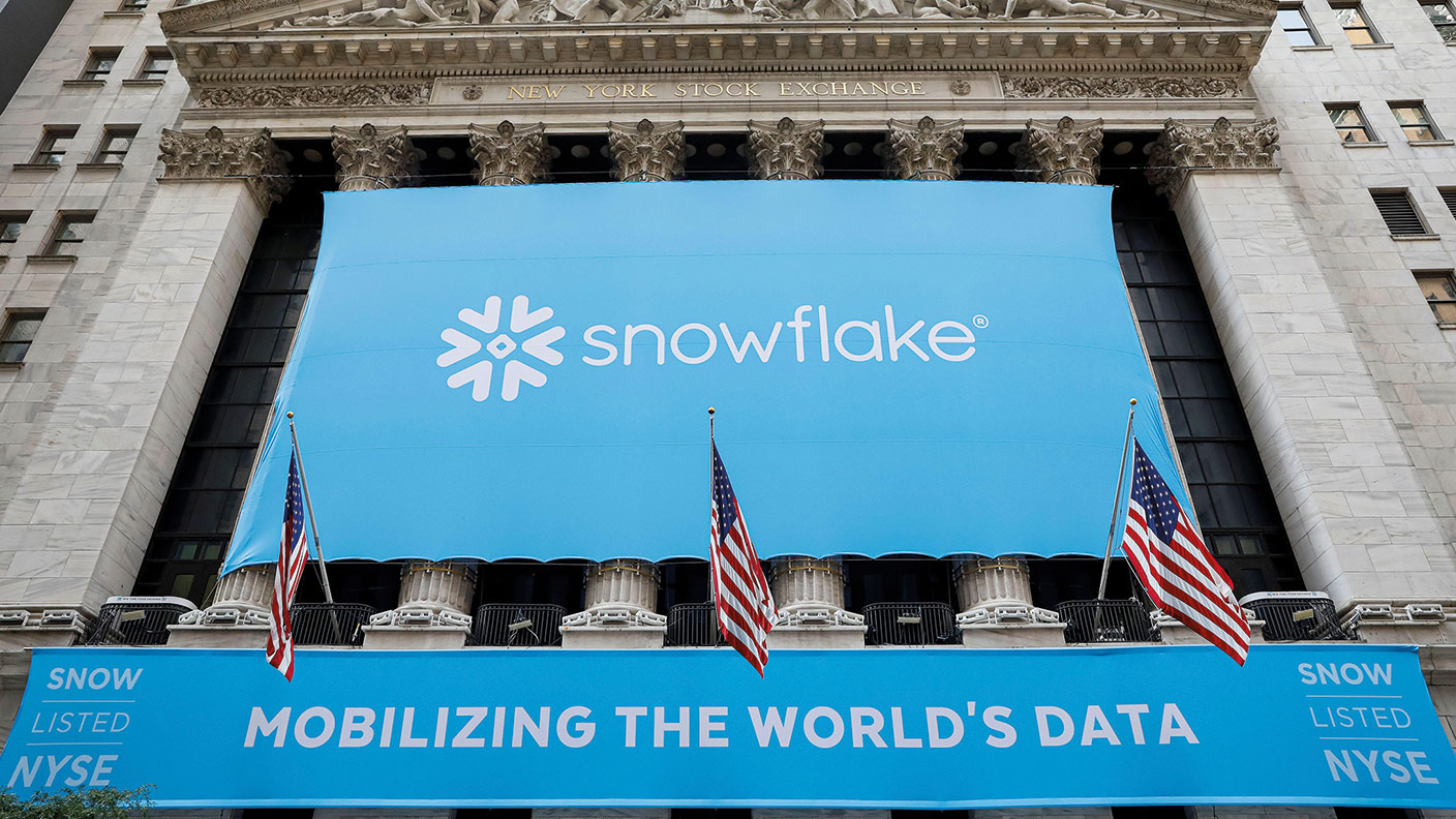 Snowflake (NYSE: SNOW) Stock Soars on Strong Analyst Confidence and AI-Driven Growth
