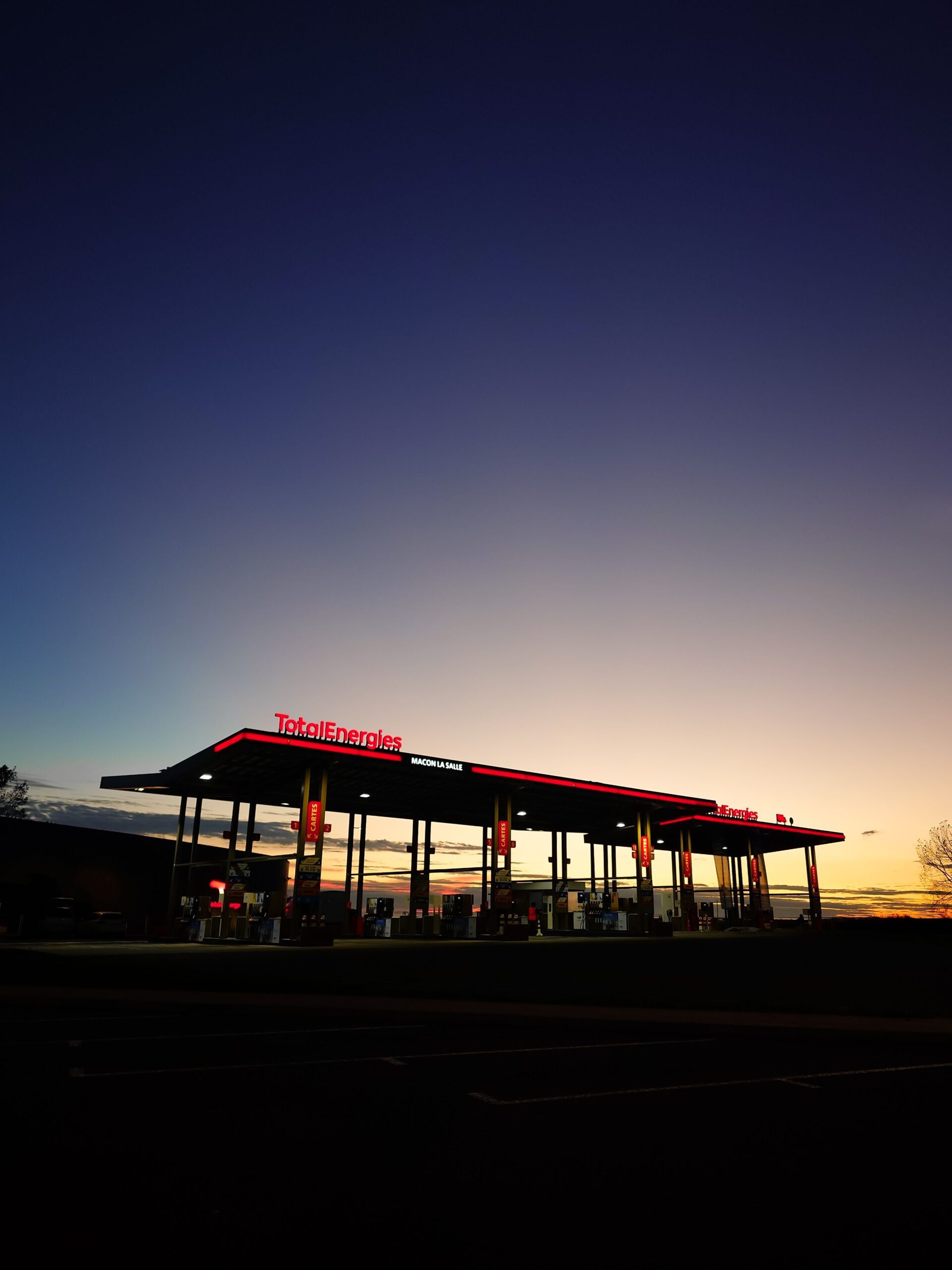TotalEnergies (NYSE: TTE) Anticipates Strong Q3 Results Driven by Refining Margins and Energy Prices